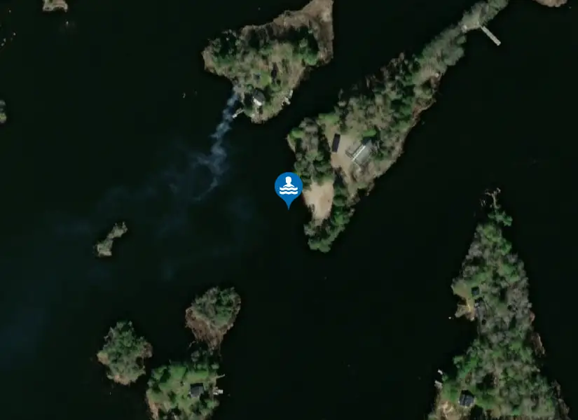 Laduholmen, Forsbacka från satellit