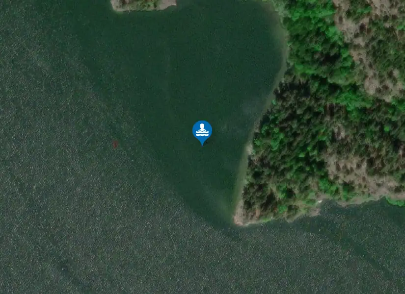 Slätbaken, Breviks Lägergård från satellit