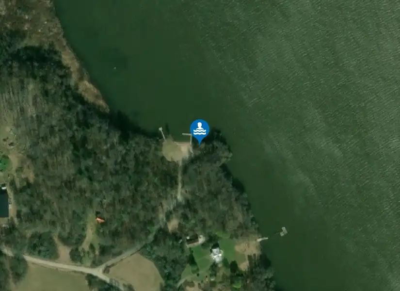 Strängnäsfjärden, Husbybadet från satellit