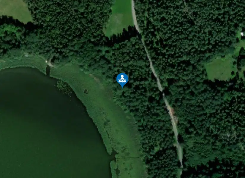 Yngaren, Harhålets badplats från satellit