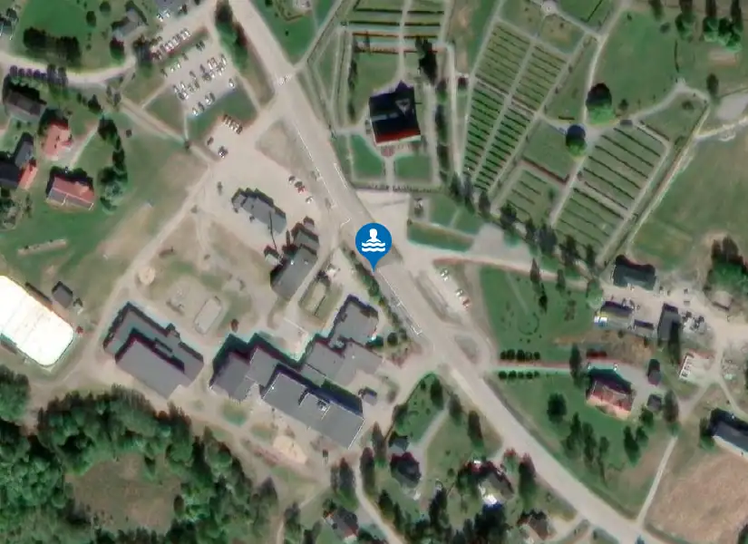 Bredbyns simhall från satellit