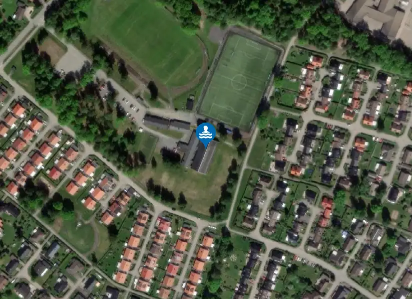 iForm Hallevibadet från satellit