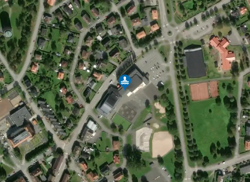 Simhallen från satellit