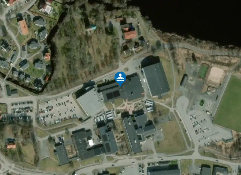 Prästängshallens simhall från satellit