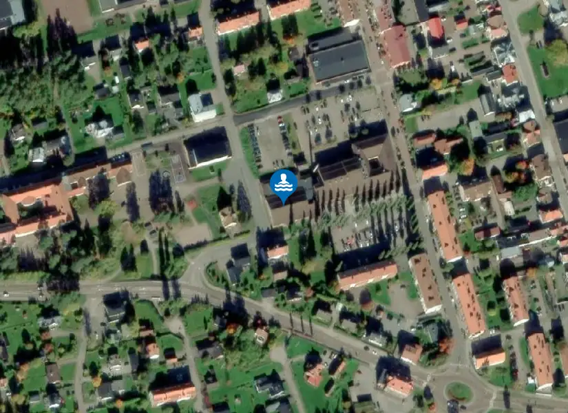 Simhallen från satellit