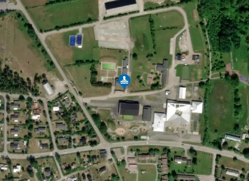 Åkerbobadets simhall, Löttorp från satellit