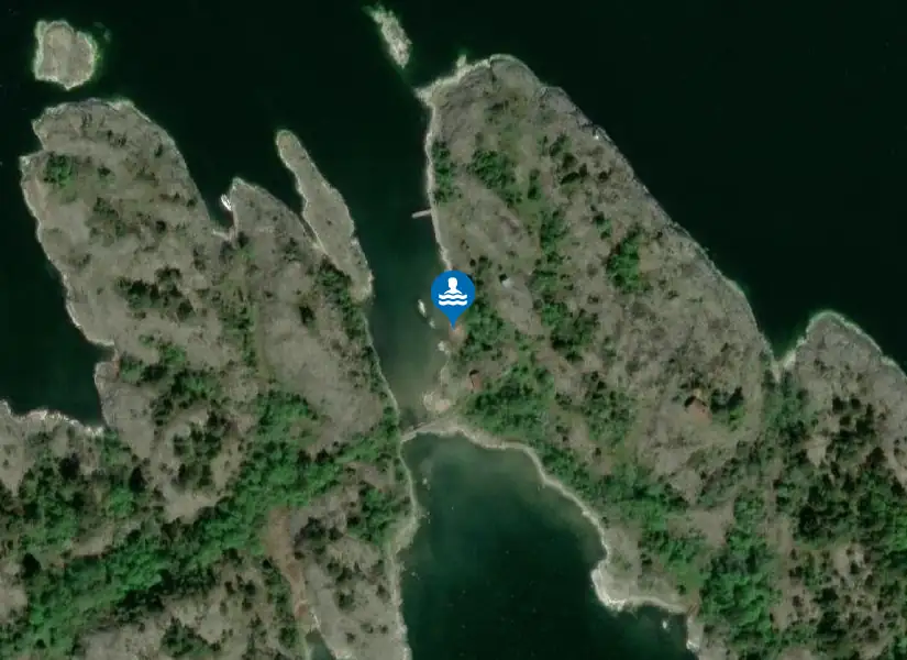 Kopparholmarnas sandstrand från satellit