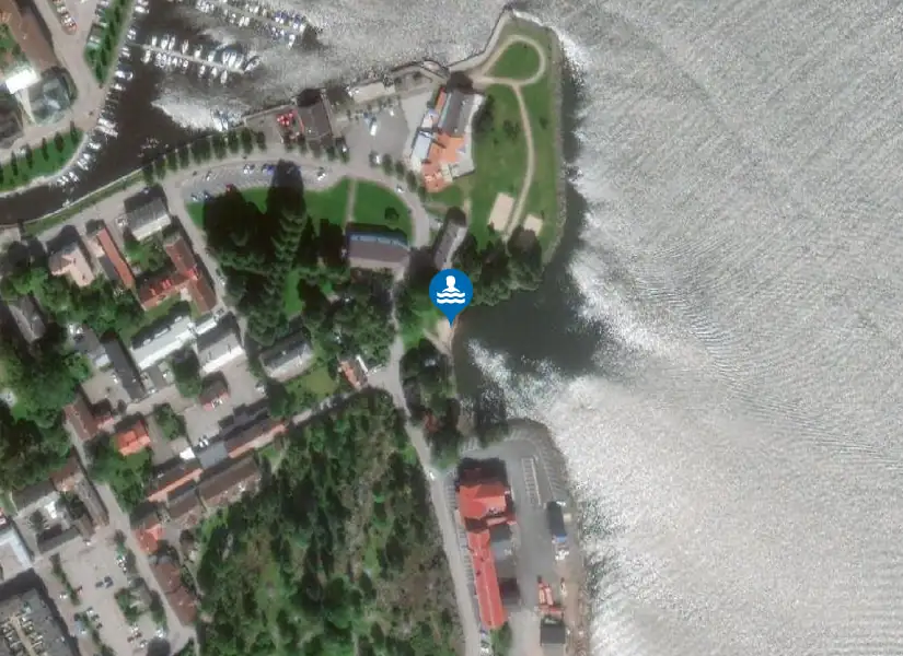 Kulturmagasinet (Gamla kyrkan) från satellit