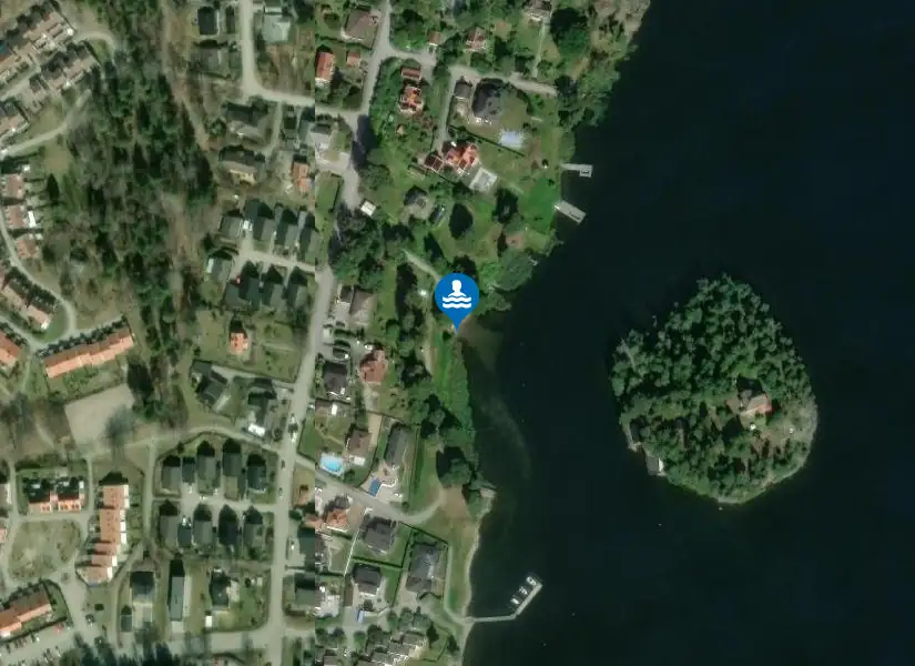 Bränningestrandsbadet från satellit