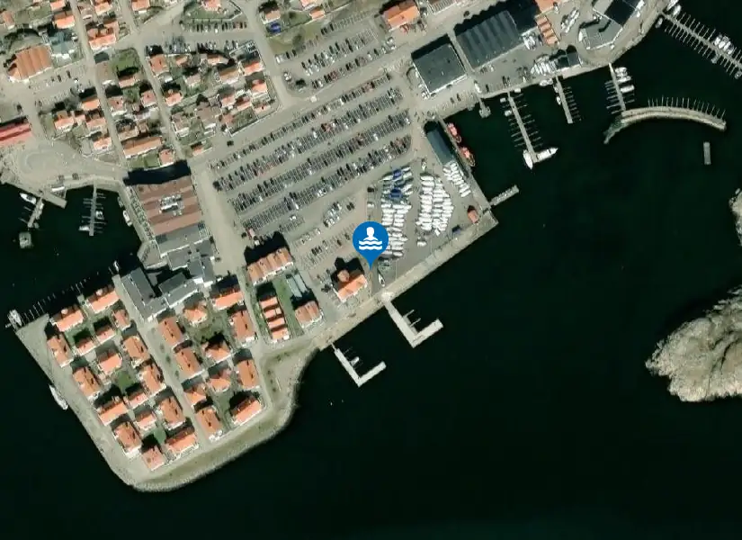 Hedviksholmen från satellit