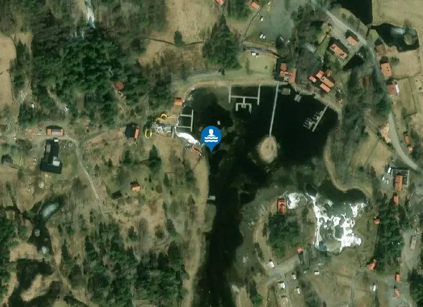 Berkinge bad och fiskecamp från satellit