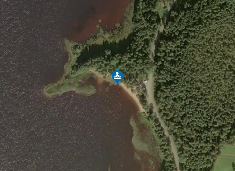 Furen, Hyltans badplats från satellit